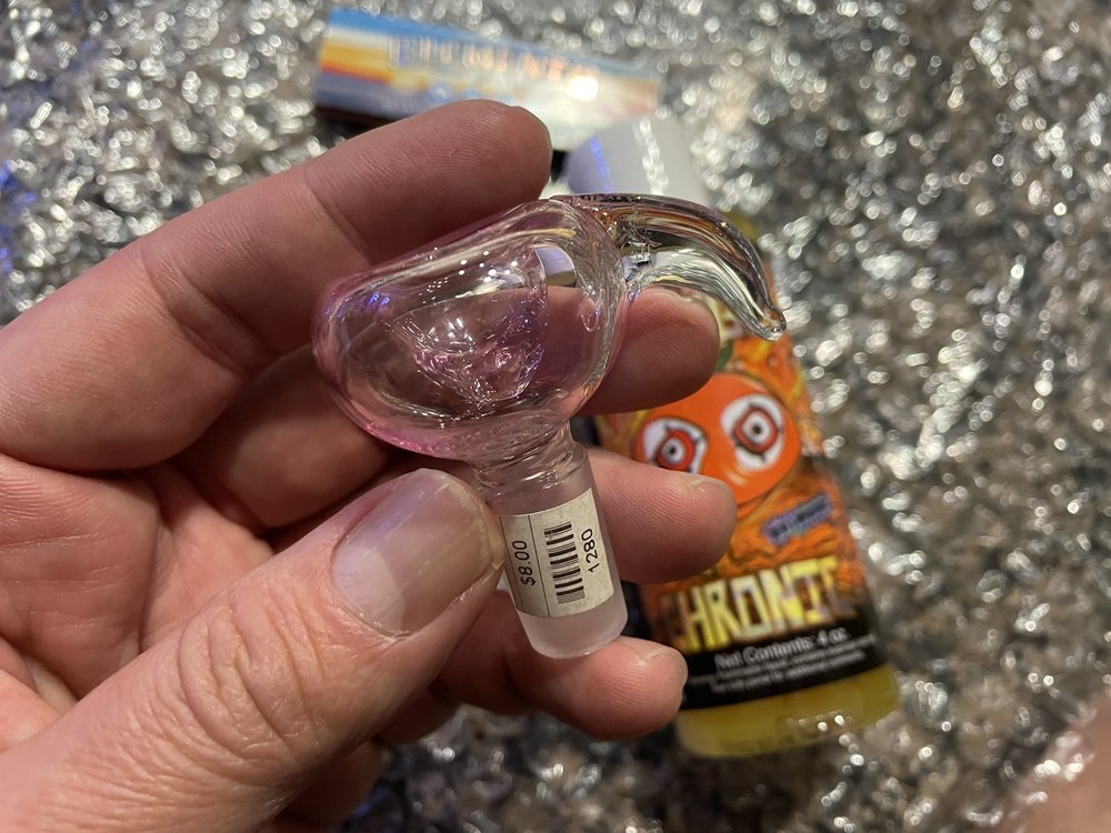 BROADWAY SMOKE SHOP & ACCESSORIES 102 Photos & 111 Reviews 624 S