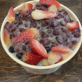 Cozy Tea & Juice - Mango shave snow with red bean, strawberries, and boba - Coffee & Tea Near Me - Valencia, California Cozy Tea & Juice - Mango shave snow with red bean, strawberries, and boba - Coffee & Tea Near Me - Valencia, California