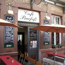 Barfuß