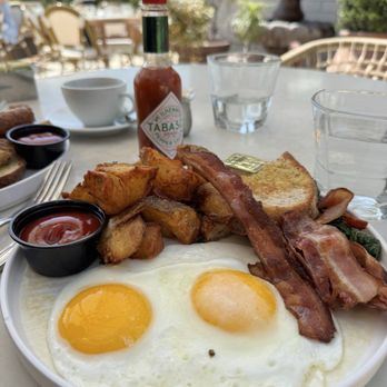 Bar Lis - American breakfast - Lounges Near Me - Los Angeles, California