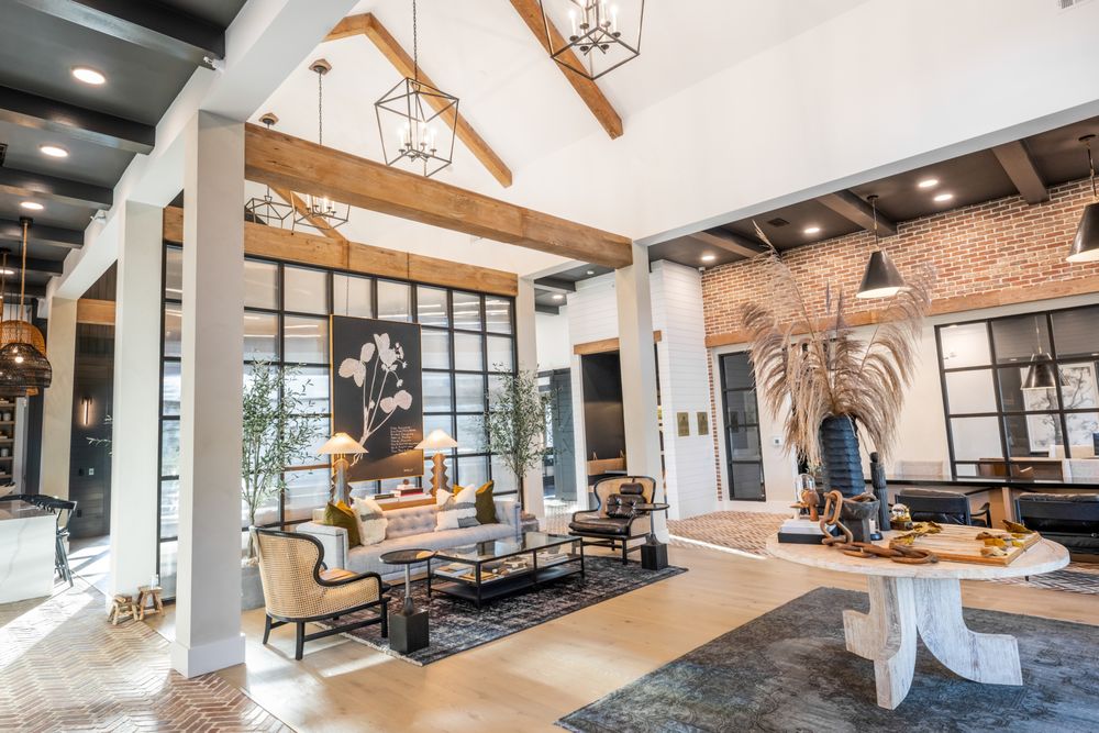 ELWOOD APARTMENTS Updated June 2024 Request Information 21 Photos 336 Chestnut Pky