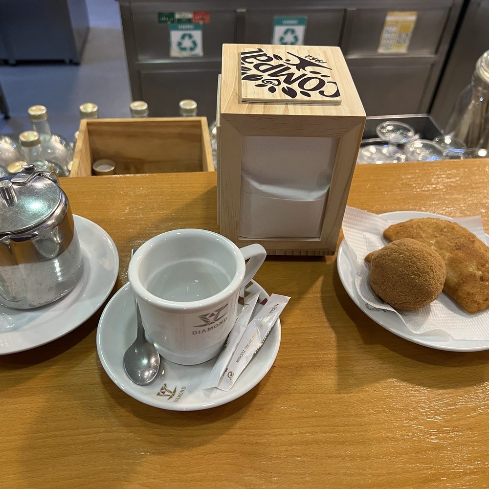 Balcão do Marquês - Coaxhina de pollo, empanada de Camaron y green tea! - Patisserie/Cake Shop Near Me - Lisbon, 11
