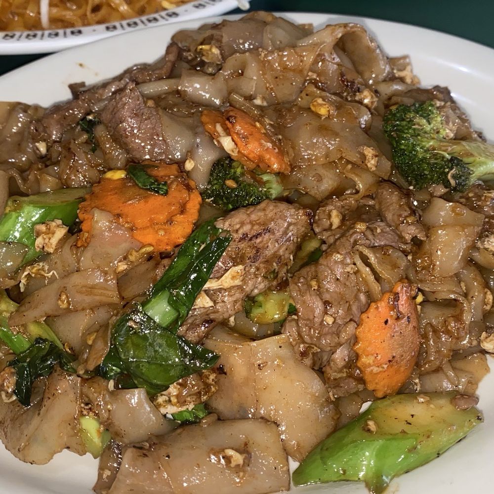 Thong Thai Restaurant - 32. Pad See Ew - Thai Near Me - Lakewood, Washington Thong Thai Restaurant - 32. Pad See Ew - Thai Near Me - Lakewood, Washington