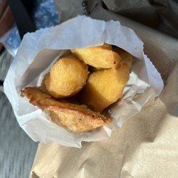 Eatcetera Deli Cafe - Couldn't wait...had to grab an empanada on my way back to the office.