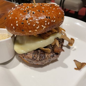Gordon Ramsay Burger Las Vegas - Stout Burger - Burgers Near Me - Las Vegas, Nevada