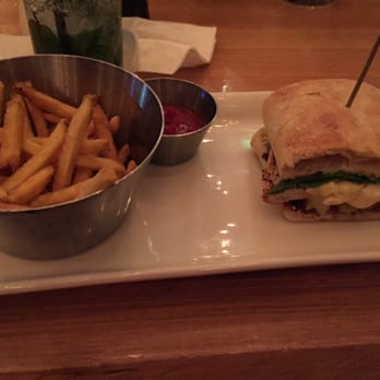 Earls Kitchen + Bar - Brie chicken & fig sandwich - New American Near Me - Miami, Florida