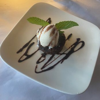 Parkers' Lighthouse - Chocolate brownie with vanilla ice cream - Seafood Near Me - Long Beach, California Parkers' Lighthouse - Chocolate brownie with vanilla ice cream - Seafood Near Me - Long Beach, California