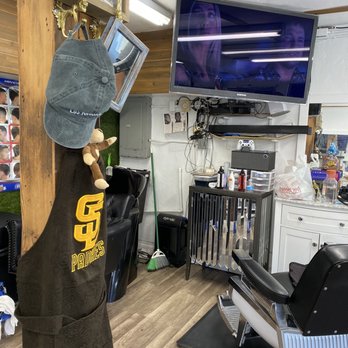 Dame and Dapper Barber Shop - Barbers Near Me - San Diego, California