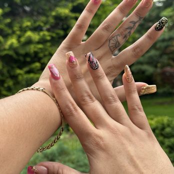 Renaissance Nails Spa - Nail Salons Near Me - New Braunfels, Texas