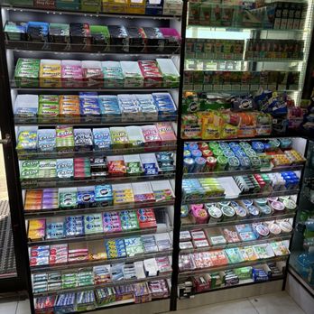 Mobil - Clean Well Organized Candy Area - Convenience Stores Near Me - Summit, Illinois Mobil - Clean Well Organized Candy Area - Convenience Stores Near Me - Summit, Illinois