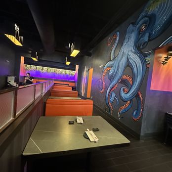 Okini Asian Cuisine - Interior looking towards the back - Ramen Near Me - Cincinnati, Ohio Okini Asian Cuisine - Interior looking towards the back - Ramen Near Me - Cincinnati, Ohio