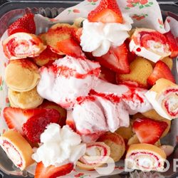 Southern Sno Bombs Sno Cafe - Sweet Pea's Poffertjes in Strawberries Delight