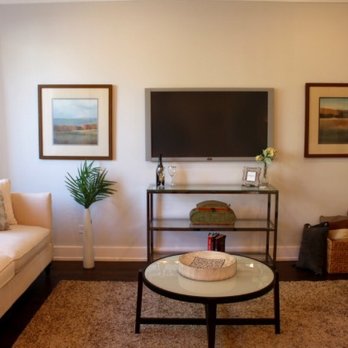 Artfully Arranged Staging - Living Room - Home Staging Near Me Artfully Arranged Staging - Living Room - Home Staging Near Me
