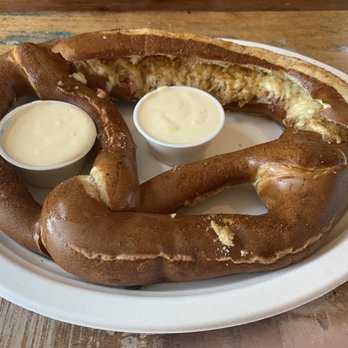 Plum Pointe Kitchen - New American Near Me - Ocracoke, North Carolina
