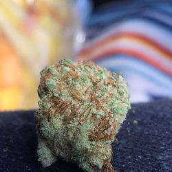 Organic Alternatives - Black fire OG. Professional caring service highest grade flower and extracts.