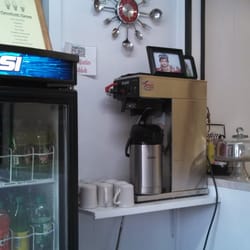 White Maid Drive Restaurant and Bar - Classic diner décor