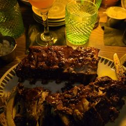 Gale Street Inn - Chicago - Full slab of ribs!