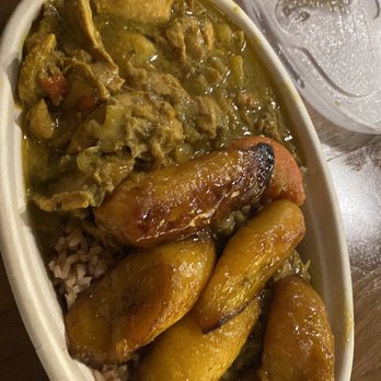 Jrk! - Curry chicken, rice & peas with pineapple plantains - Caribbean Near Me - Aventura, Florida Jrk! - Curry chicken, rice & peas with pineapple plantains - Caribbean Near Me - Aventura, Florida