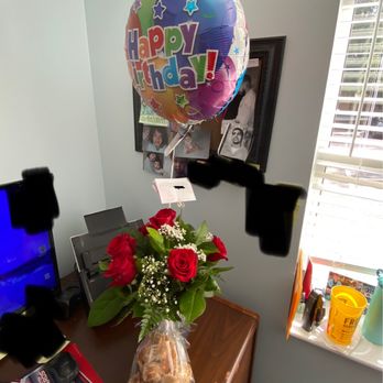 University Flower Shop - Roses arrangement with bear and balloons - Florists Near Me - Fairfax, Virginia University Flower Shop - Roses arrangement with bear and balloons - Florists Near Me - Fairfax, Virginia
