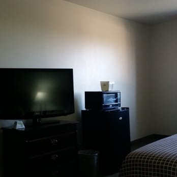 Carriage House Inn - Microwave and fridge in large clean room. - Hotels Near Me - Price, Utah Carriage House Inn - Microwave and fridge in large clean room. - Hotels Near Me - Price, Utah