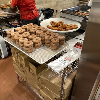 Battleview Orchards - Cinnamon sugar Apple cider donuts - Pick Your Own Farms Near Me - Freehold, New Jersey