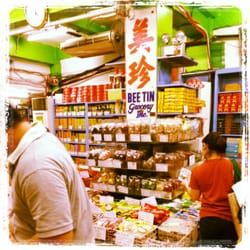 Bee Tin Grocery - Bee Tin's well-stocked shelves