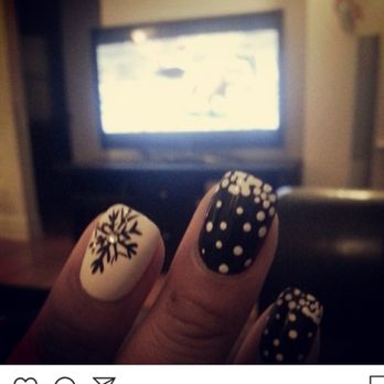 Lee Nails - Good winter look. - Nail Salons Near Me - Rosemont, Illinois