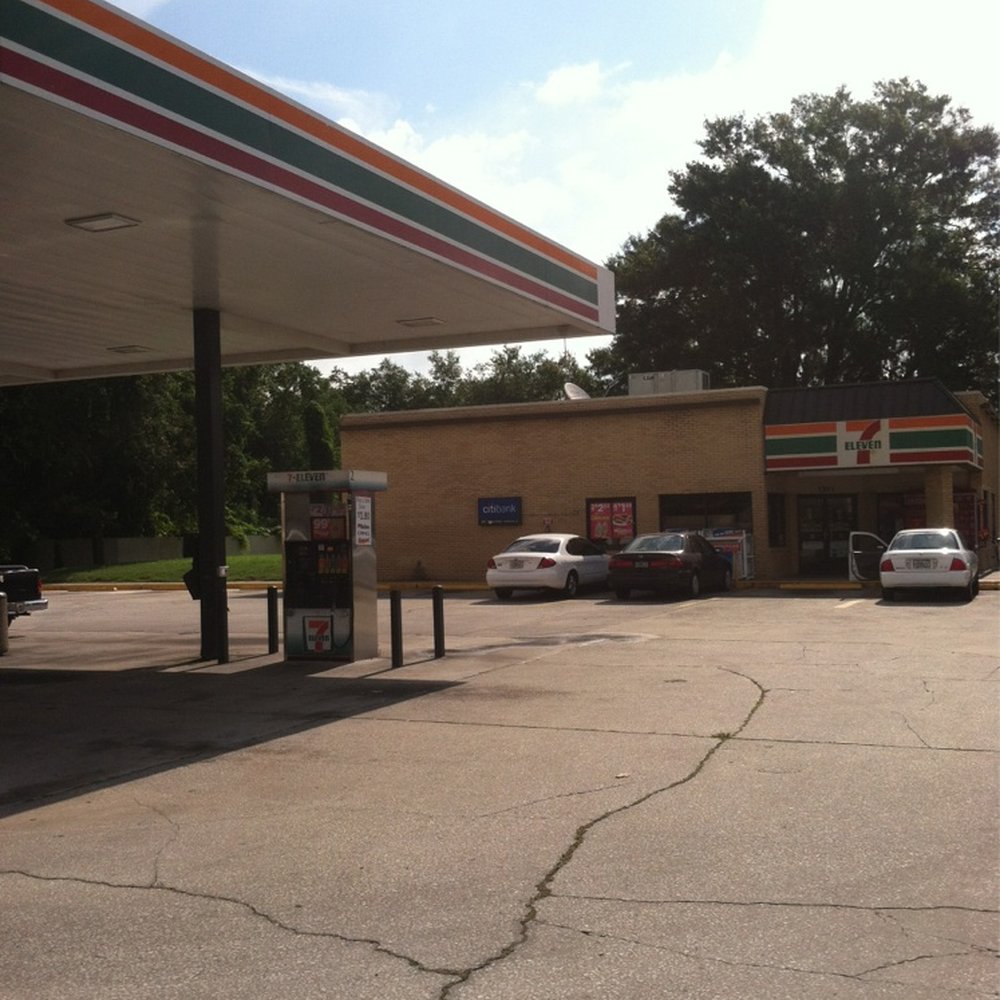 7-Eleven - Living it up on a Sunday morning. - Gas Stations Near Me - Orlando, Florida