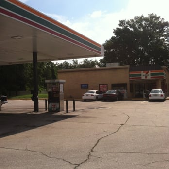 7-Eleven - Living it up on a Sunday morning. - Gas Stations Near Me - Orlando, Florida