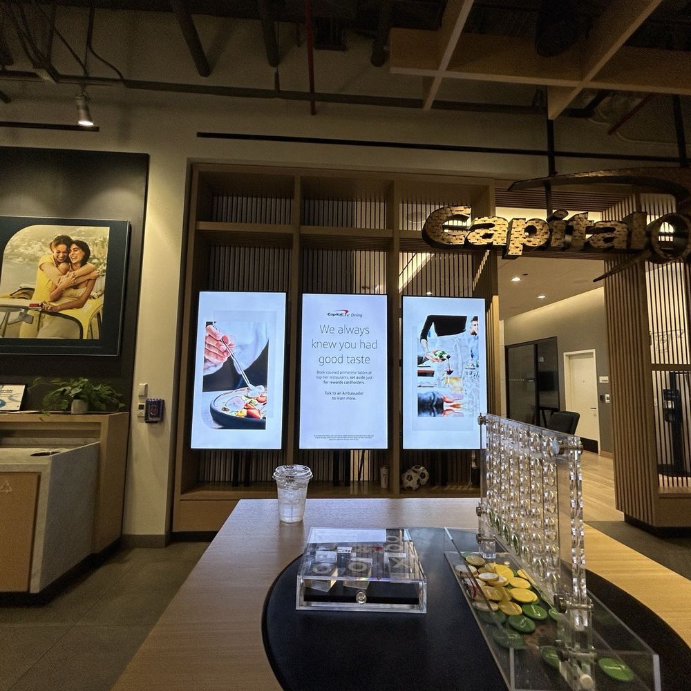 Capital One Café - Banks & Credit Unions Near Me - Chicago, Illinois