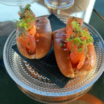 Nubeluz - Salmon roll - Cocktail Bars Near Me - New York, New York