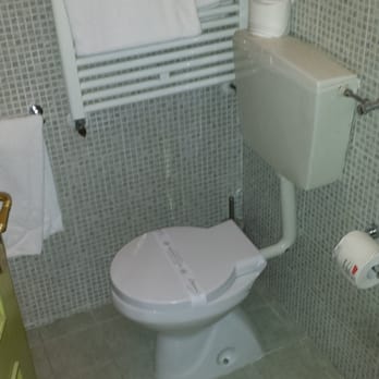 Torino - Towel Warmer right next to the toilet - Hotels Near Me - Venezia, VE