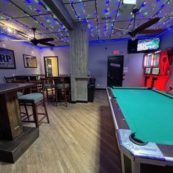 The Claddagh Ring Pub - Pool room