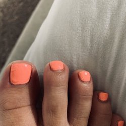 N’Joy Nails - My pedicure after 4 days. It's already chipping and the way she polished it doesn't look good.