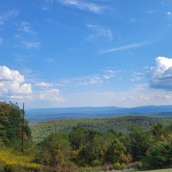 Fort Lewis Lodge - Hiking near the lodge and farm - Hotels Near Me - Millboro, Virginia