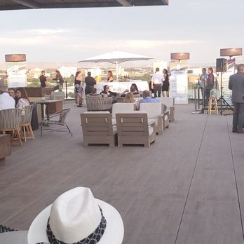 Level 5 Rooftop Restaurant - Patio life - Cocktail Bars Near Me - Albuquerque, New Mexico