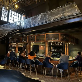 Amelia Social Lounge