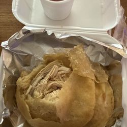 Gordita with chicken.
