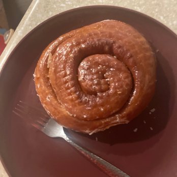 Randy's Donuts - huge cinnamon bun - Coffee & Tea Near Me - Las Vegas, Nevada