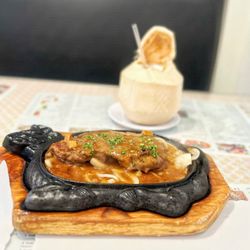 Khởi Hưng Restaurant - Filet Mignon (Sốt Tiêu Đen) | IG @moniquedao