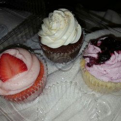 Lala Custom Cake - Strawberry, Carrot Cake, Lemon Blueberry?