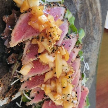 Tanoshi - Seared tuna - Sushi Bars Near Me - Chicago, Illinois