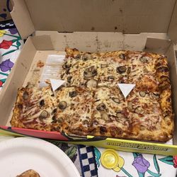 Hungry Howie's Pizza & Subs