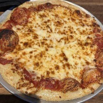 Yard House - Three Cheese Pizza - New American Near Me - Oxnard, California