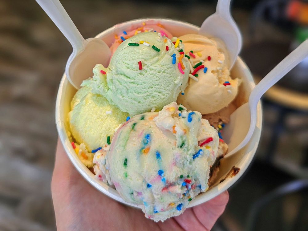 CAFÉ ILIOS Updated August 2024 9641 Boulevard LaSalle, Montréal