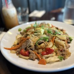 Chetuphon Thai Bistro - Drunken Noodles Beef