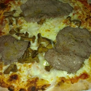 Grotto-Pizzeria Da Elio - Pizza Rustica! - Pizza Near Me - Lenzerheide, GR