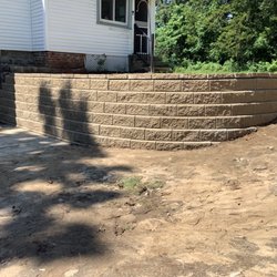 Suarez Custom Construction - Retaining wall