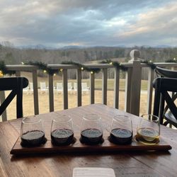 Dahlonega Resort and Vineyard - Wine flight