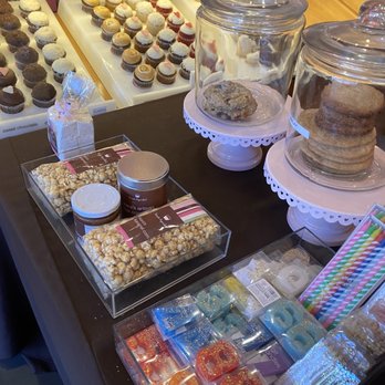 Kara's Cupcakes - Nice selection , Covid protocols in place ! - Desserts Near Me - San Francisco, California Kara's Cupcakes - Nice selection , Covid protocols in place ! - Desserts Near Me - San Francisco, California
